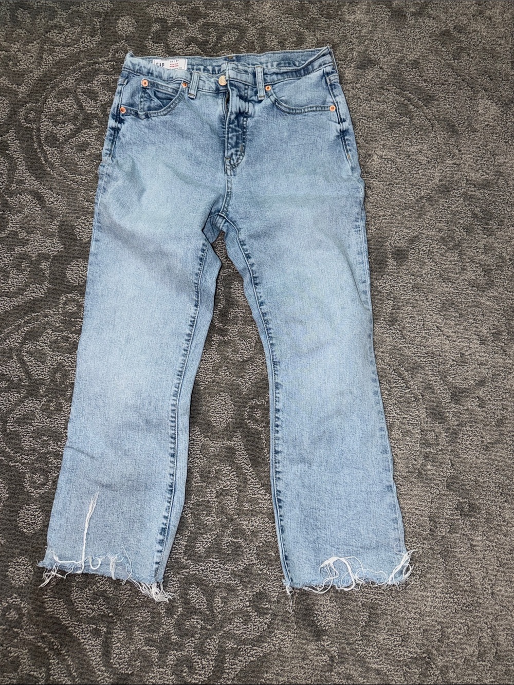 Gap Light Blue High-Rise Womenâs Crop Jeans